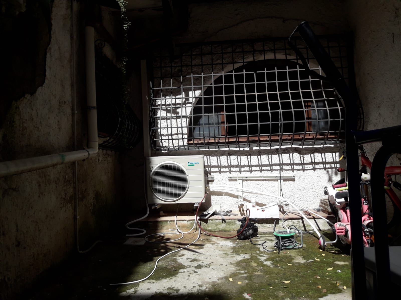 Impianto Di Aria Condizionata Realizzato Con Due scatto 7